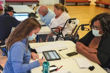Equipos de FEMA continúan tomando solicitudes en el centro del condado Seminole