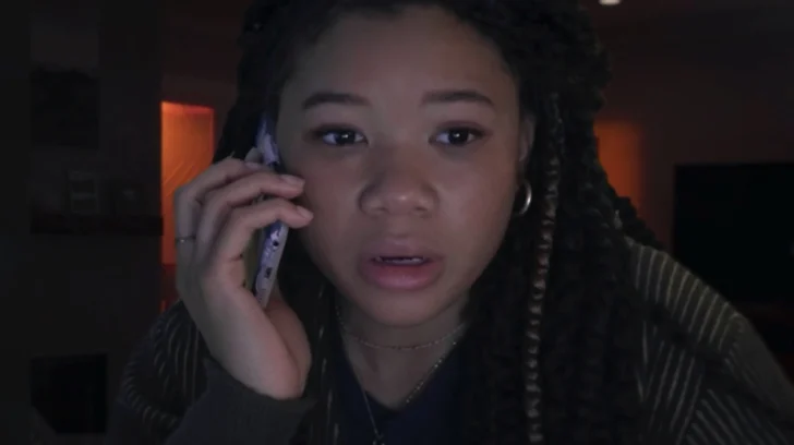 Storm Reid utiliza las redes sociales y tecnología para resolver un caso de desaparición en MISSING