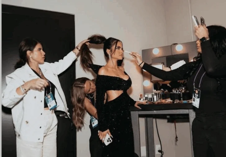 Diferentes looks de Natti Natasha en Latin American Music Awards