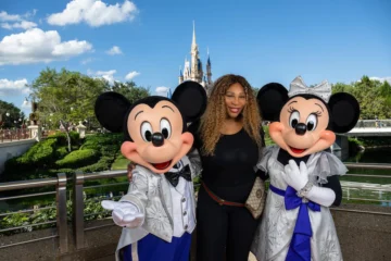 Serena Williams disfruta en Walt Disney World Resort junto a su familia Serena Williams disfruta en Walt Disney World Resort junto a su familia