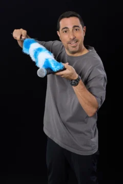 Alejandro Gil presenta su nuevo stand-up comedy “Sacando el Polvo”