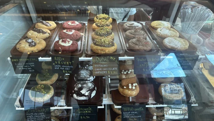 Casa Nané incorpora la viral galleta de chocolate y café con leche de Dubái a su menú