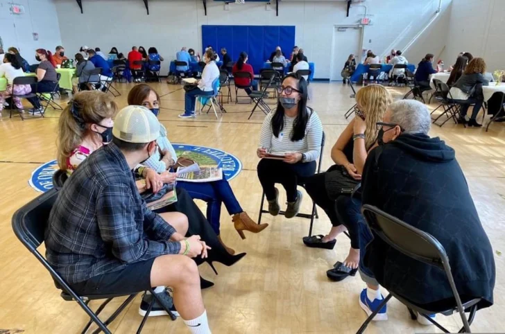 “Hello”: orientación legal a inmigrantes en la Florida Central