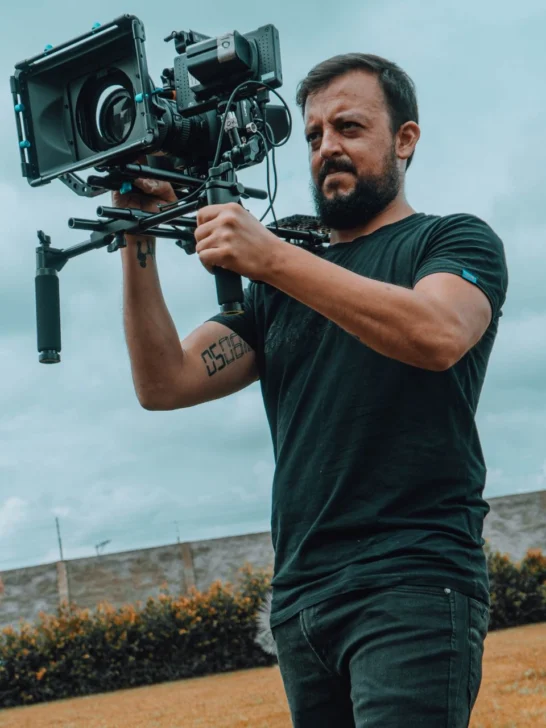 Lucho Muñoz: talento colombiano que da color y alma a grandes producciones internacionales