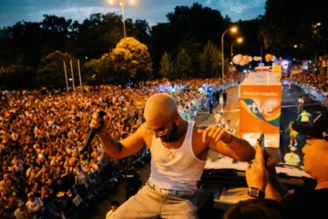 Manuel Turizo se une a la celebración del Orgullo en Madrid con su carroza “201” Manuel Turizo se une a la celebración del Orgullo en Madrid con su carroza “201”
