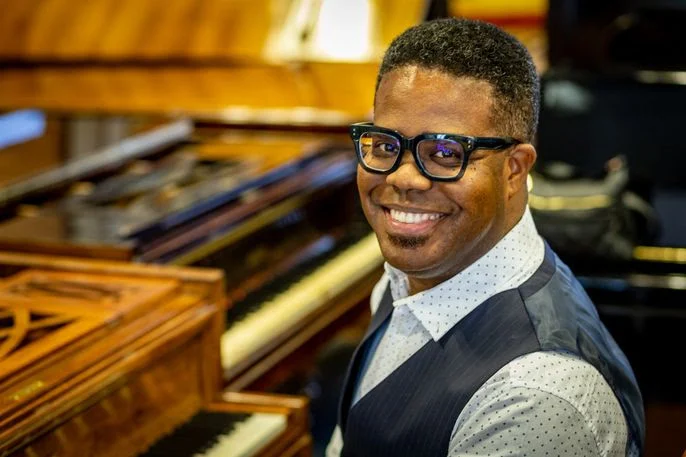 Iván “Melon” Lewis ilumina el jazz latino con su nuevo álbum Luces y Sombras