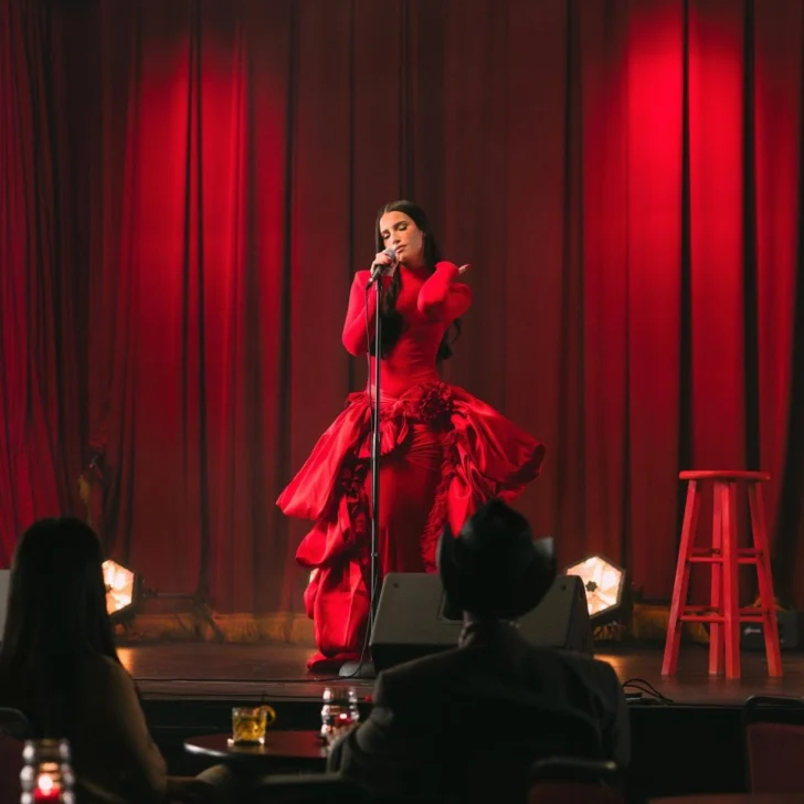 Zhamira Zambrano demuestra su calidad vocal con “Quisiera Ella”